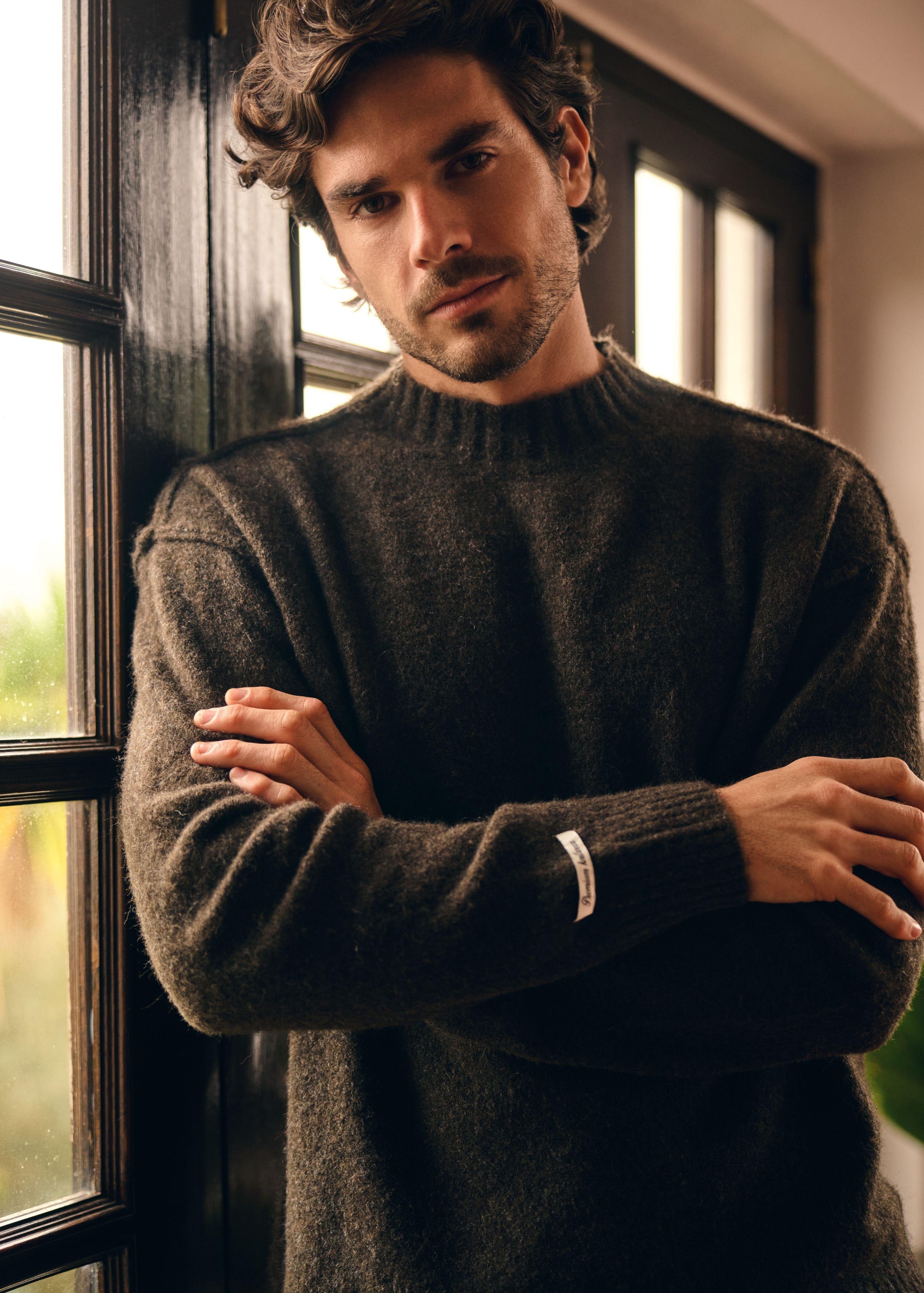 Cozy Brand Knit Crewneck - Brown