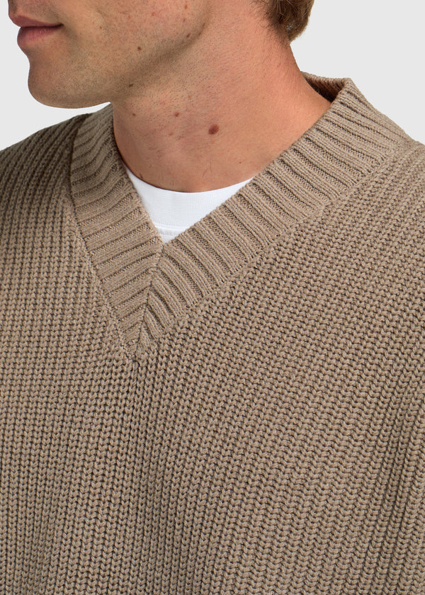 Schwerer V-Ausschnitt-Strickpullover – Desert
