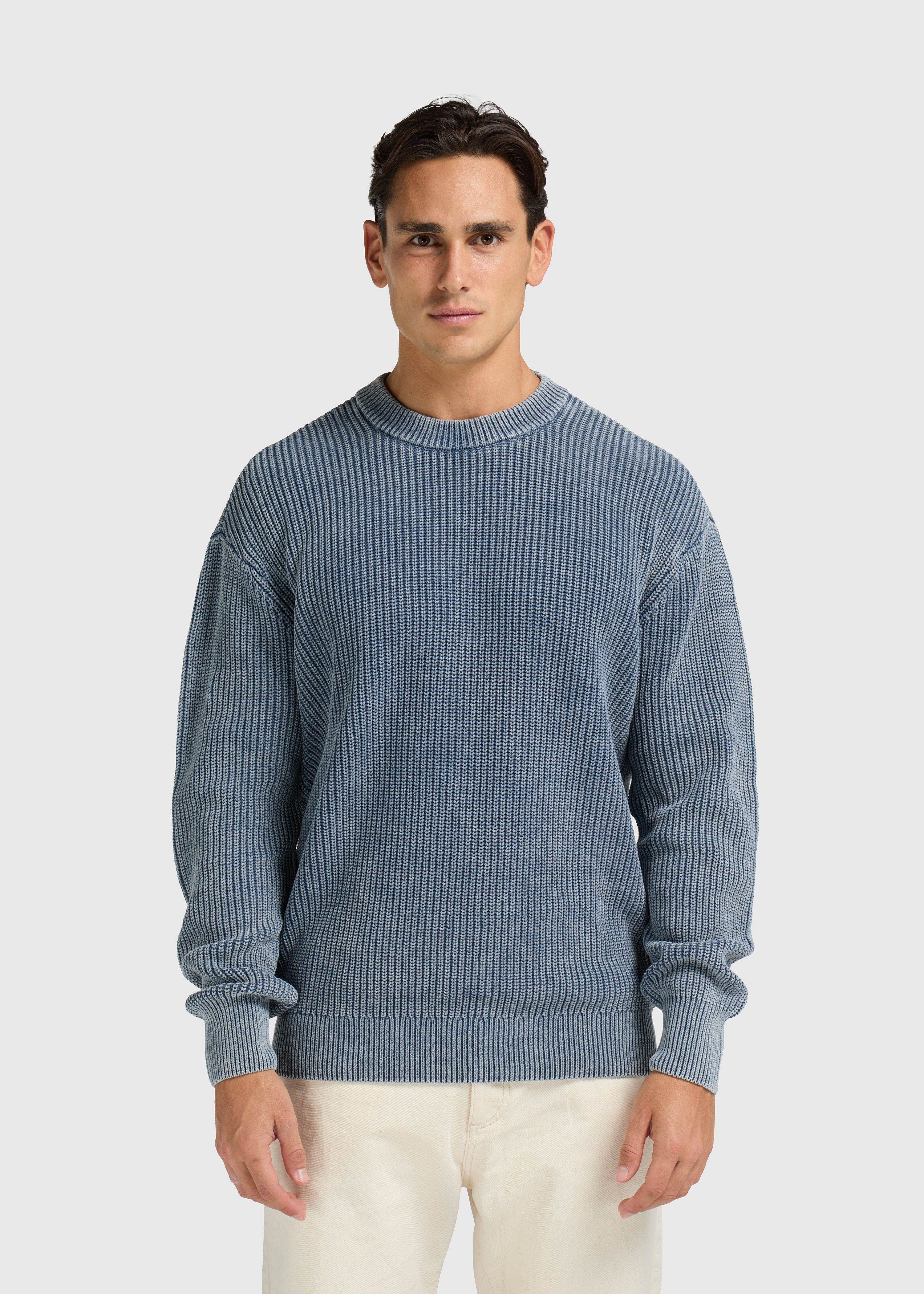 Verwaschener Strickpullover mit Rundhalsausschnitt – Steingrau