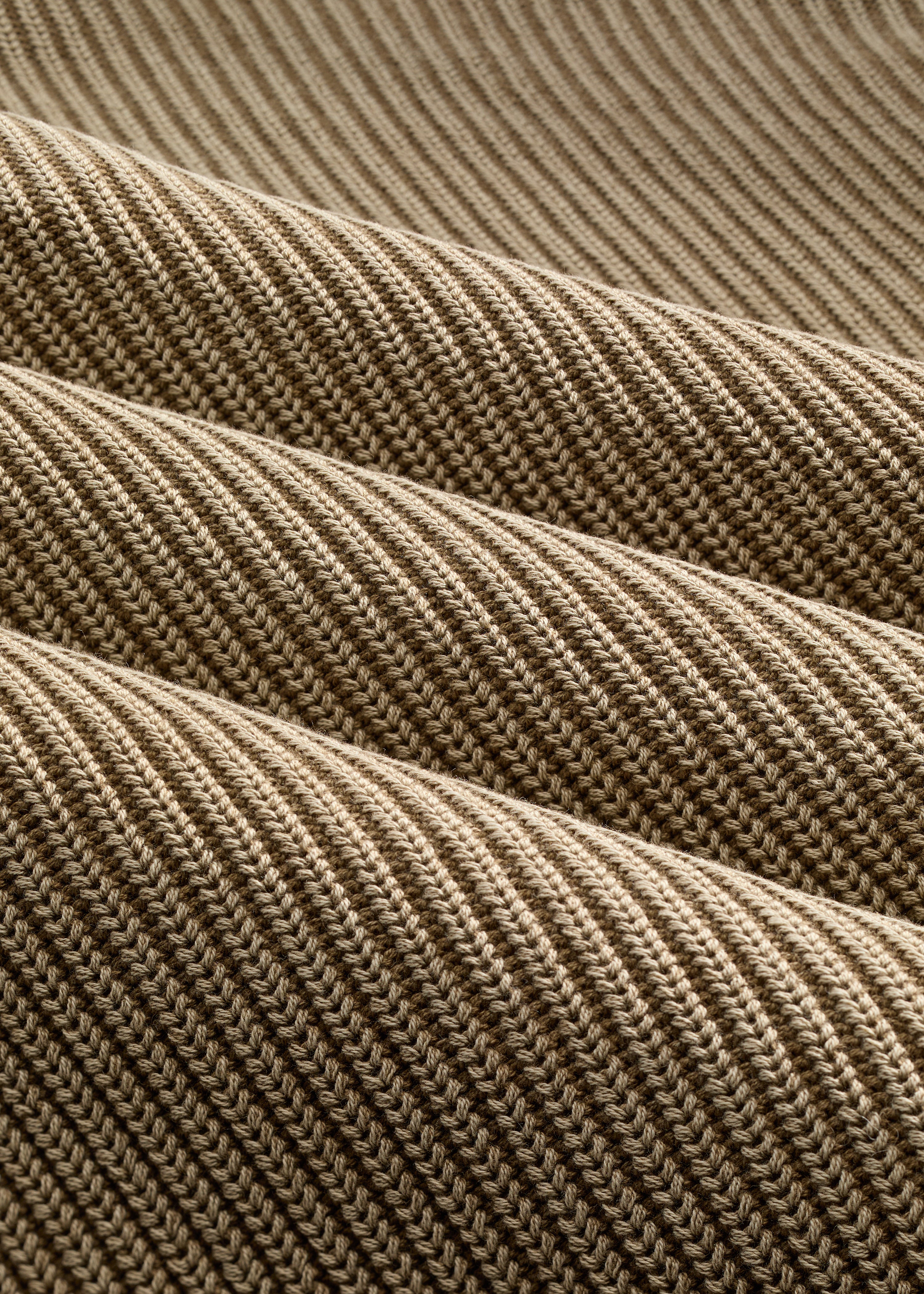 Verwaschener Strickpullover mit Rundhalsausschnitt – Dunkelsand