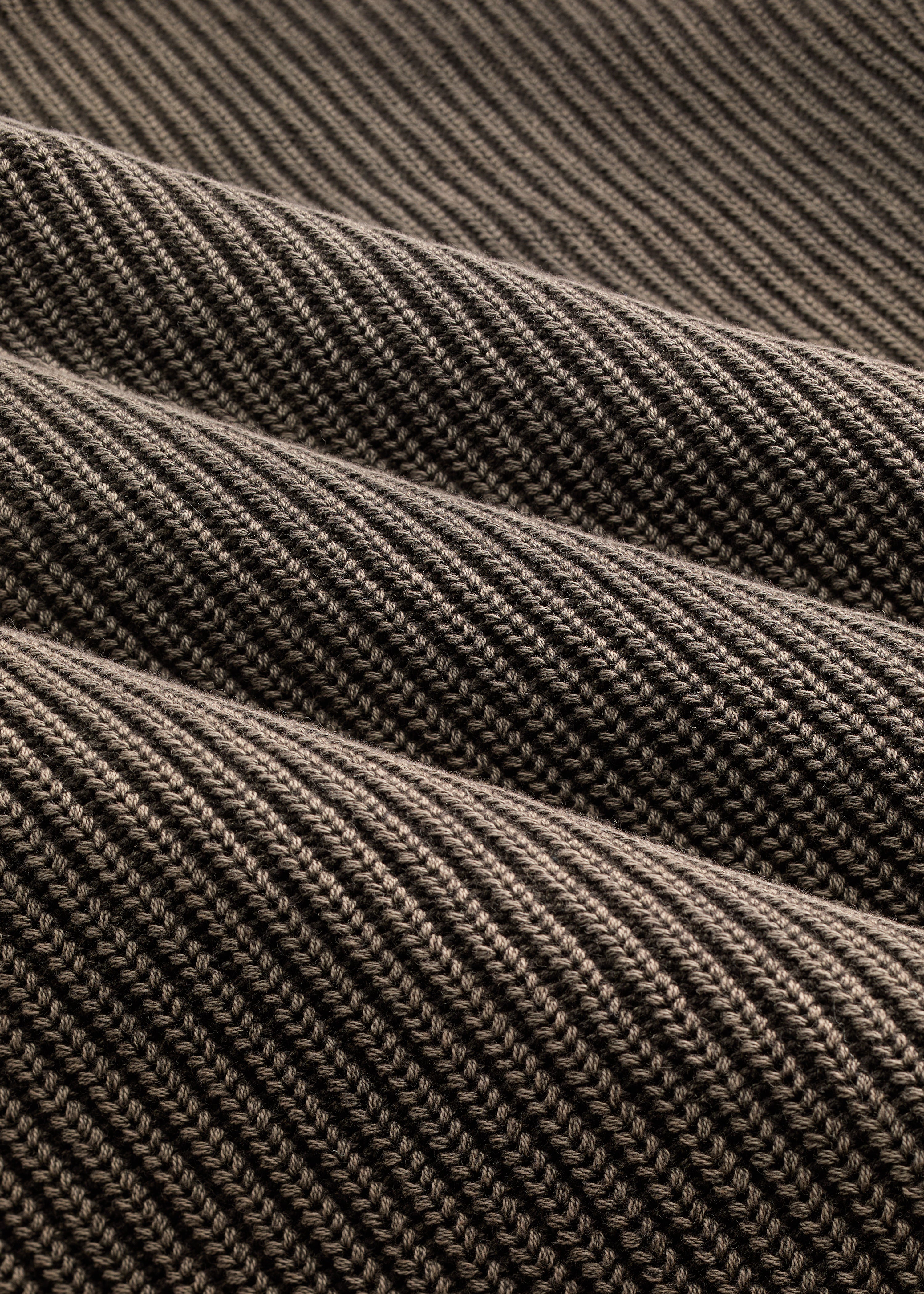 Gewaschener Strickpullover mit halbem Reißverschluss – Anthrazit