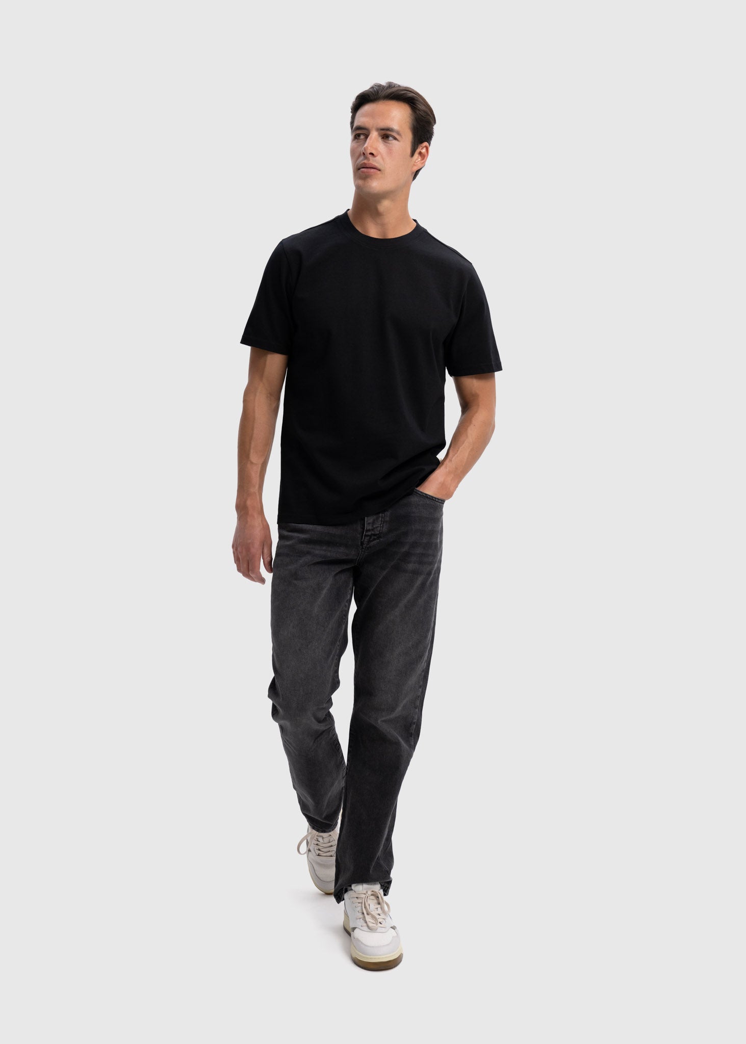 Heavy Regular Premium Tee - Black