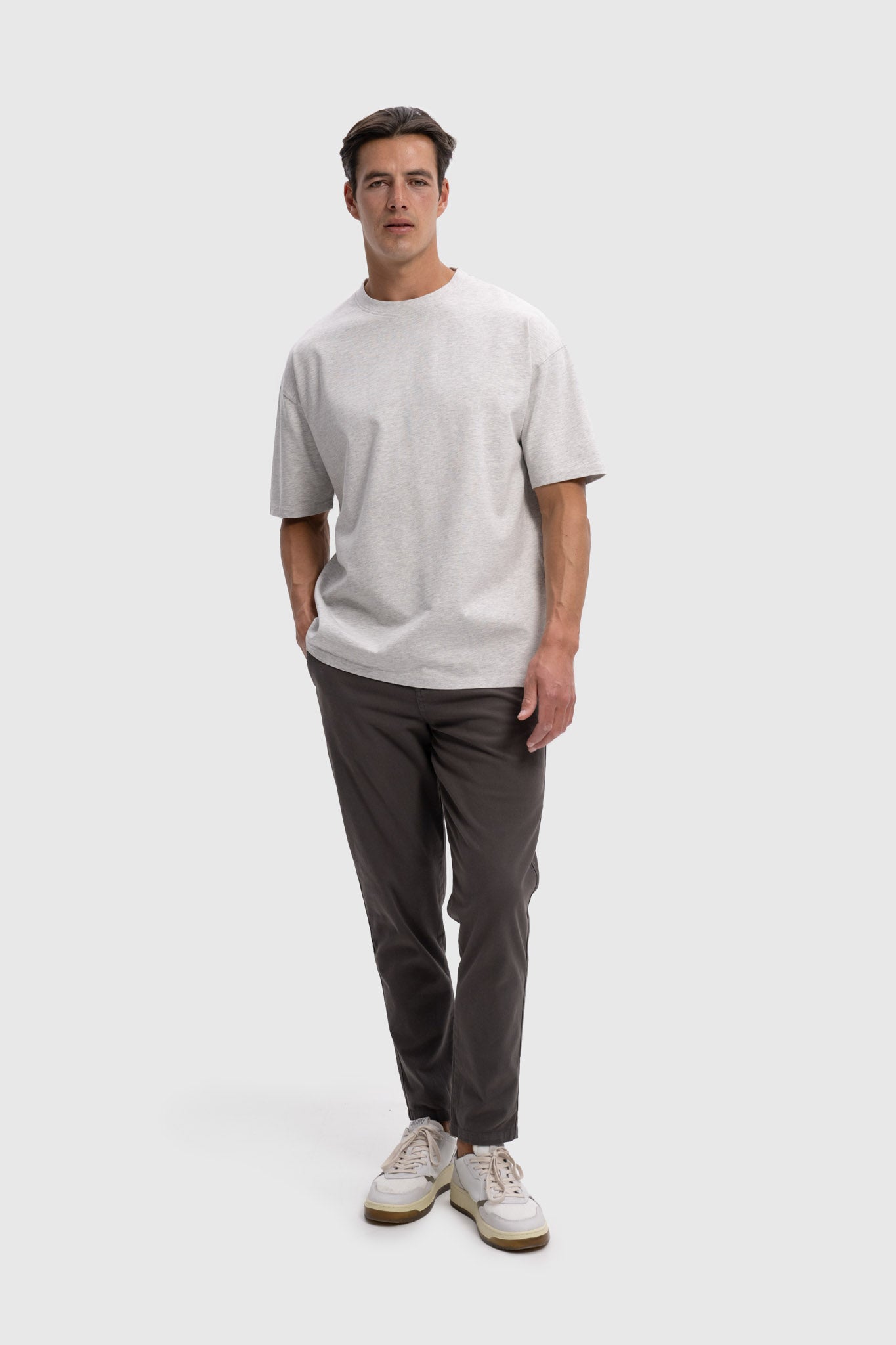 Le Chino Essentiel - Gris Foncé