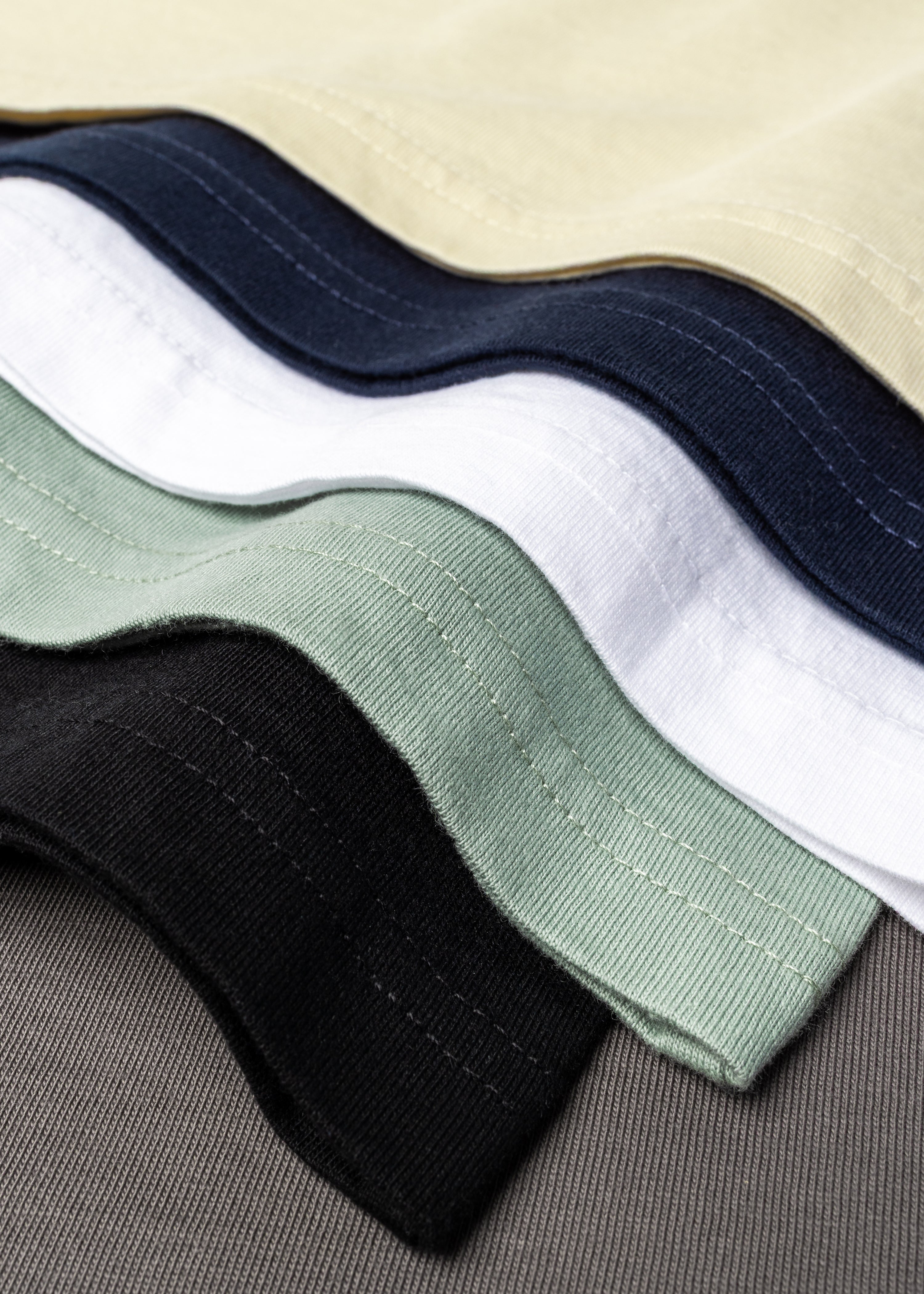 Regular Premium Tee - 6 Pack