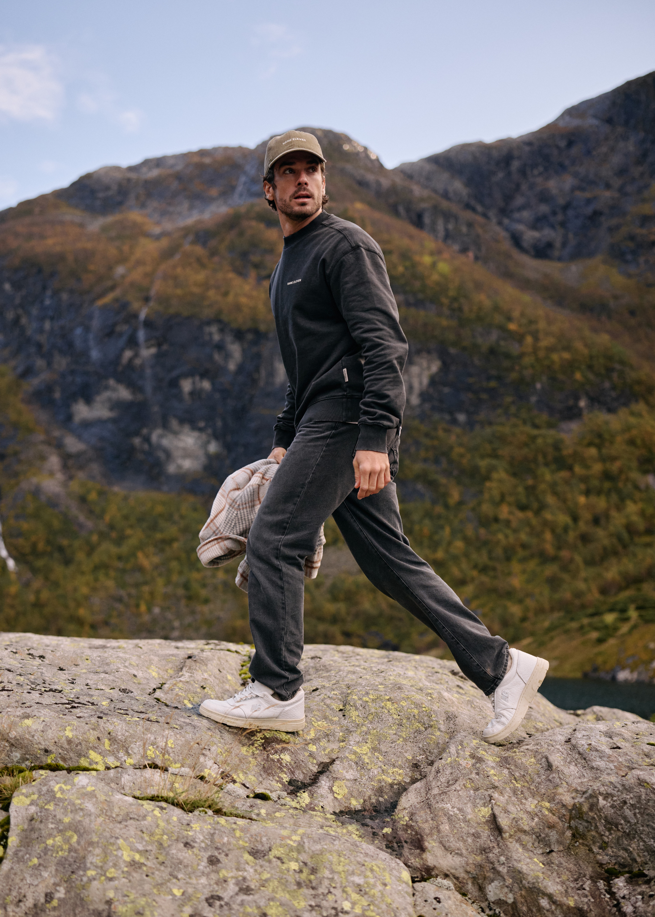 HNGLVN Crewneck - Acid Wash