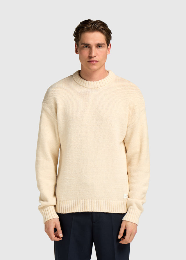 Schwer gestrickter Rundhalsausschnitt – Hellbeige