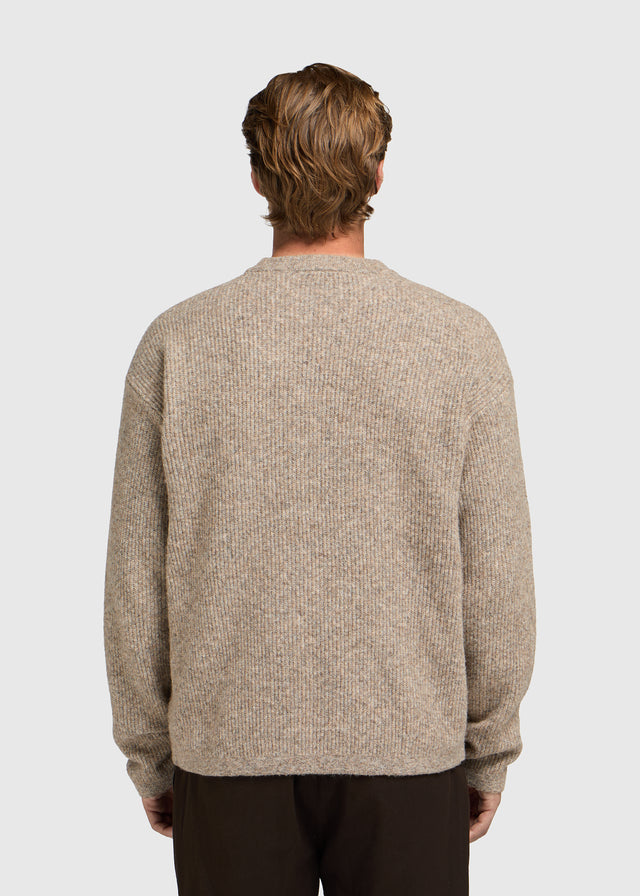 Entspannter Rundhalspullover aus Strick - Taupe