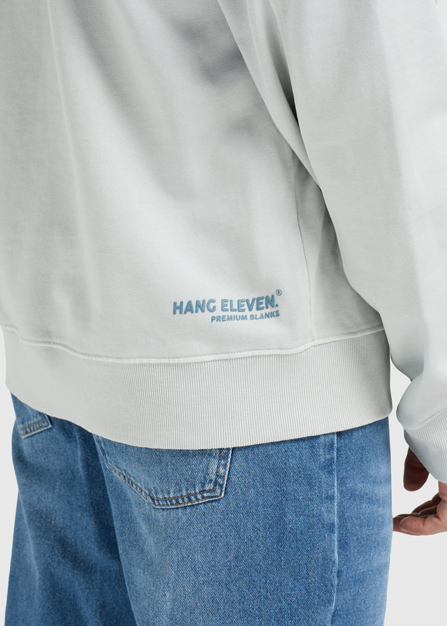 Premium Blanks Rundhalspullover – Verwaschenes Blau