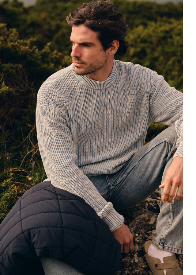 Gewaschener Strickpullover mit Rundhalsausschnitt – Hellblau