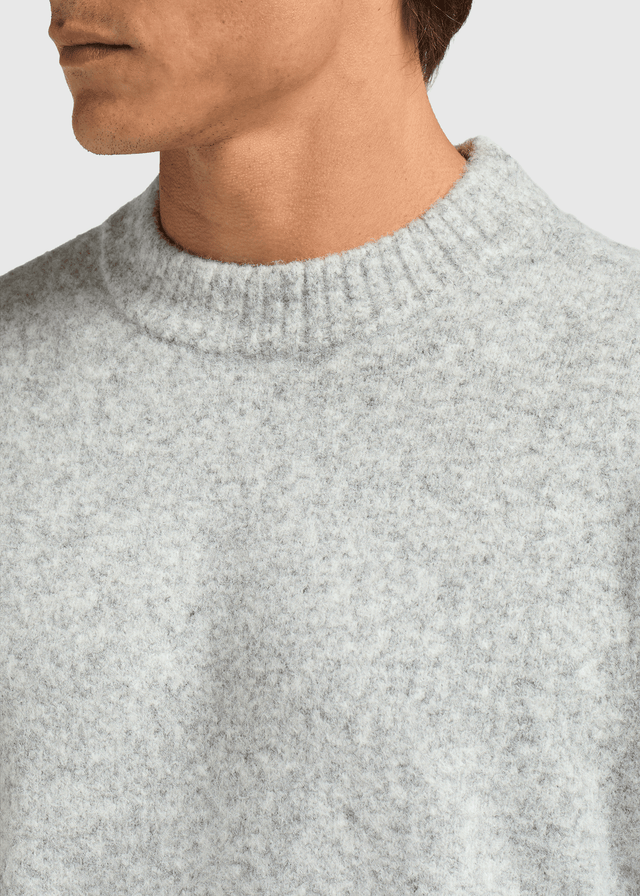Strickpullover mit Rundhalsausschnitt – Grau meliert