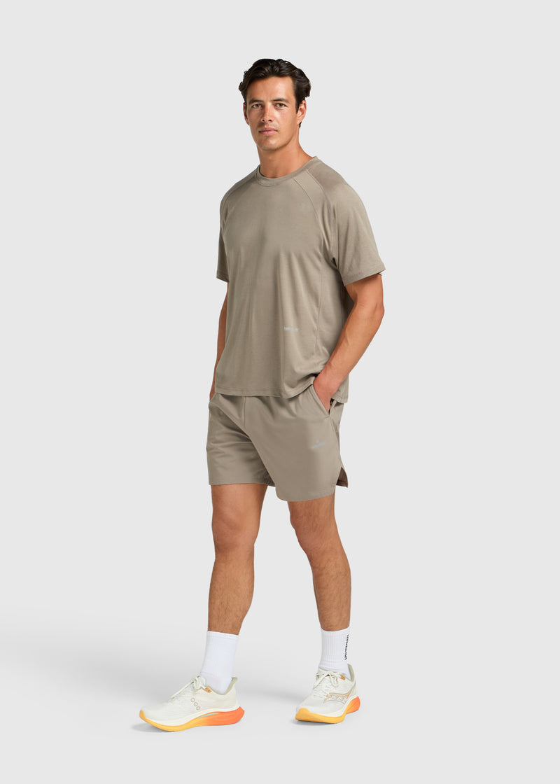 Active Performance Short - Dark Sand