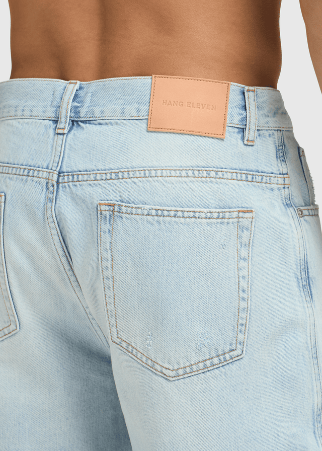 Clean Denim Shorts – Hellblau