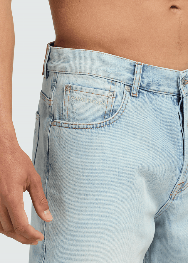 Clean Denim Shorts – Hellblau