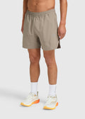 Active Performance Short – Dunkler Sand