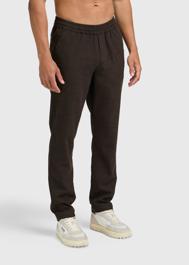 Die saubere Hose – Gebürstetes Braun