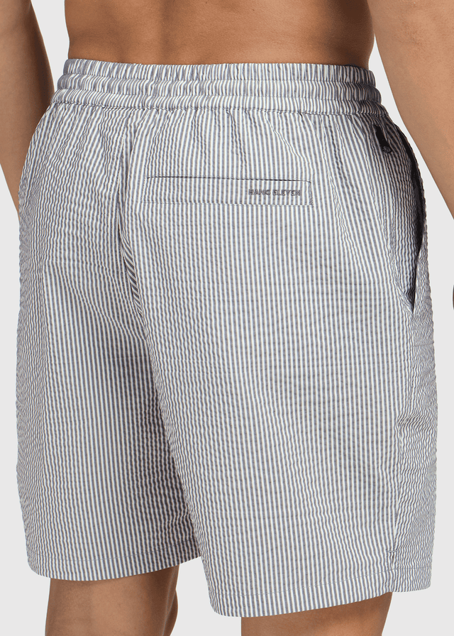 Gestreifte Seersucker-Badeshorts – Hellblau