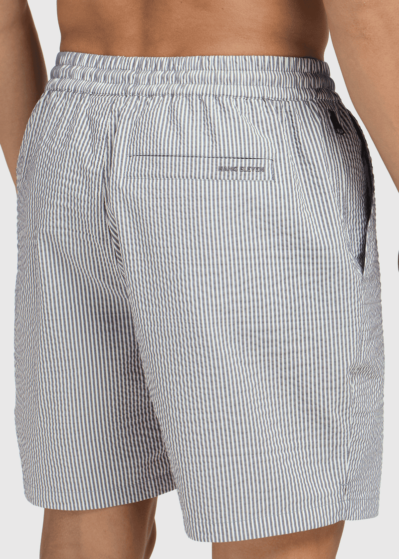 Gestreifte Seersucker-Badeshorts – Hellblau